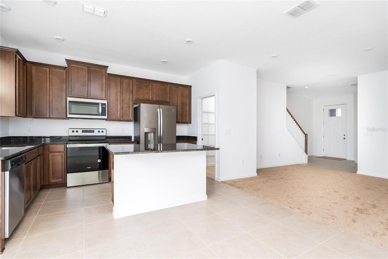 987 Spring Palms Loop - Photo 7 of 23