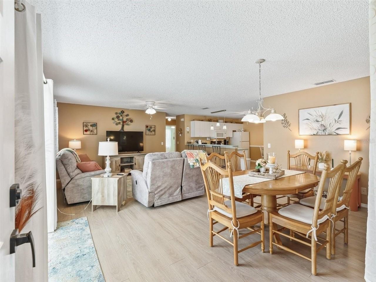 2863 Barboza Dr - Photo 5 of 25