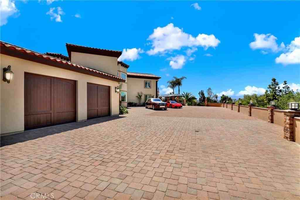 7231 Brandon Ct - Photo 4 of 50