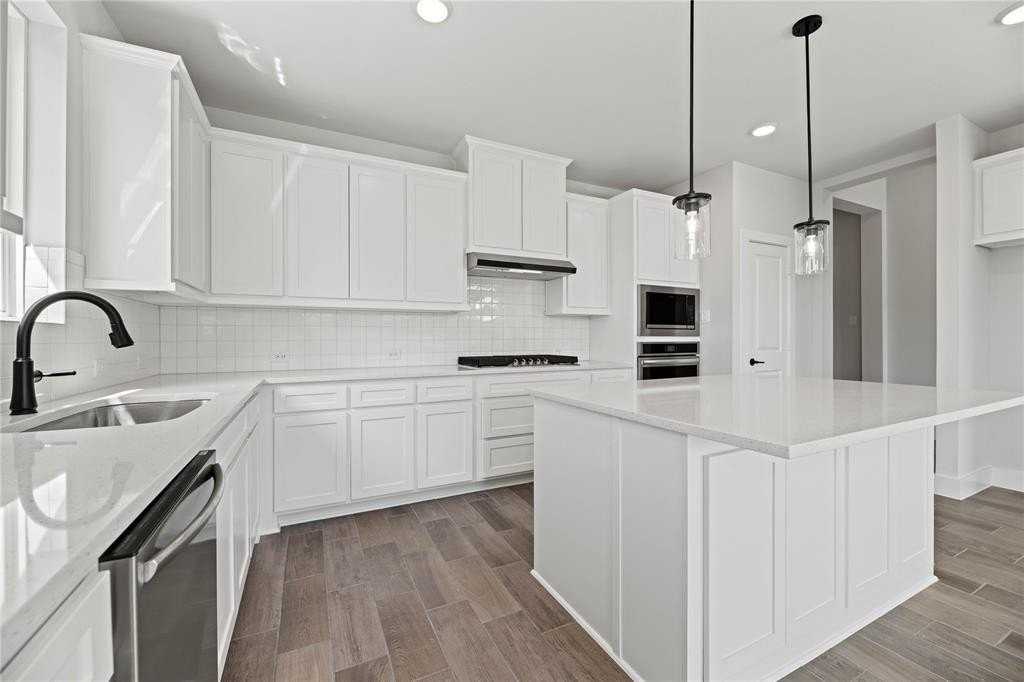 6104 Lake Brook Drive - Photo 6 of 32