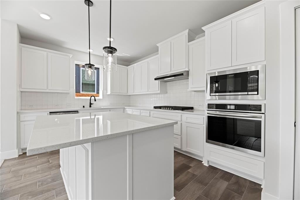 6104 Lake Brook Drive - Photo 3 of 32