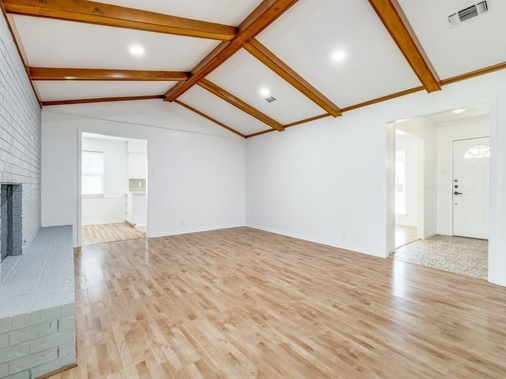 1718 Crescent Dr - Photo 5 of 25