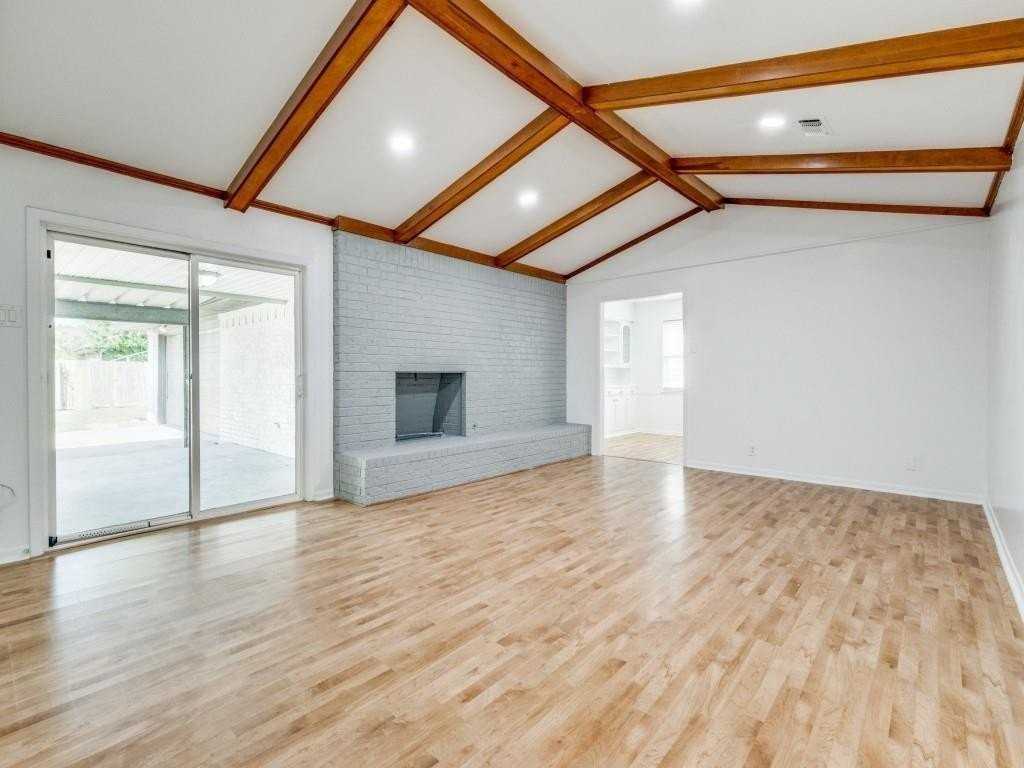 1718 Crescent Dr - Photo 6 of 25