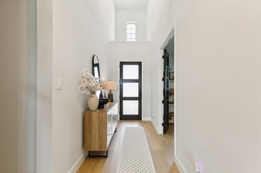 5208 Shadetree St - Photo 3 of 32