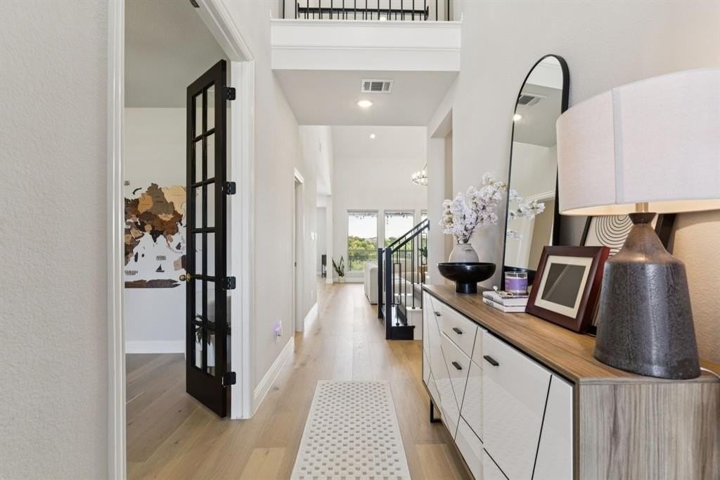 5208 Shadetree St - Photo 4 of 32