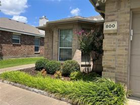 800 Mahogany Dr - Photo 1 of 1