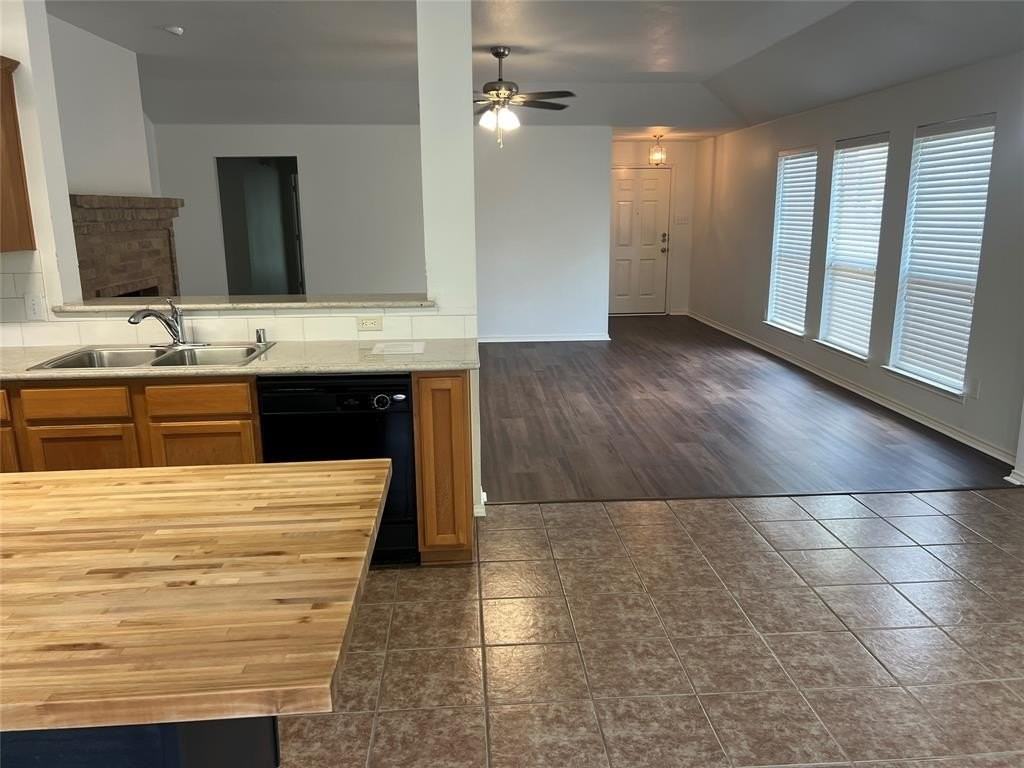 800 Mahogany Dr - Photo 6 of 21