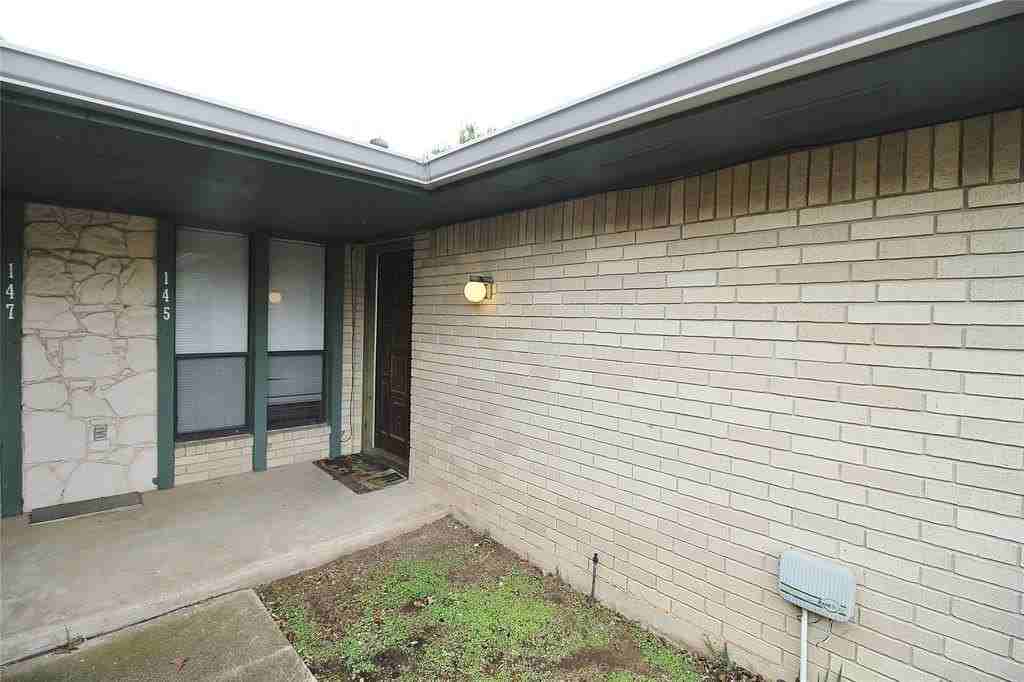 145 Shadybrook Dr - Photo 4 of 23