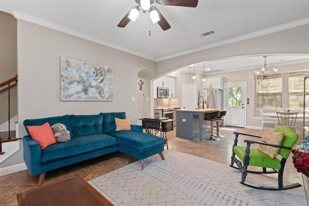 2204 Burning Tree Ln - Photo 5 of 29