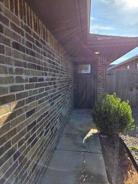 916 Coles Crk - Photo 2 of 39