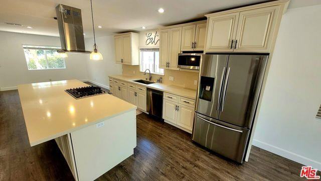 17629 Burbank Blvd - Photo 3 of 8