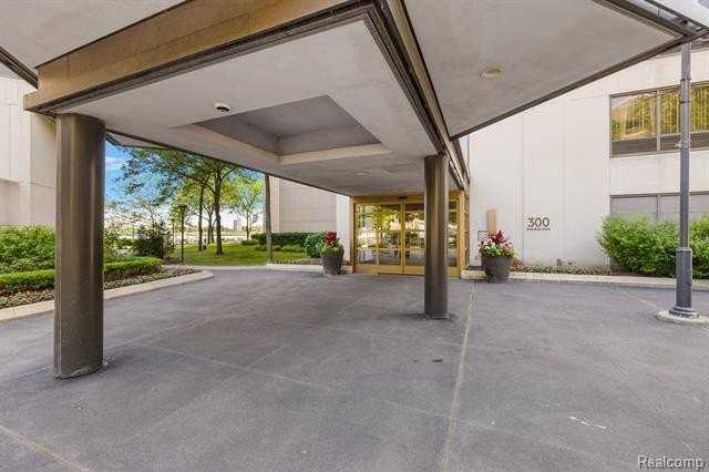 1001 W Jefferson Ave #300-8I - Photo 2 of 31