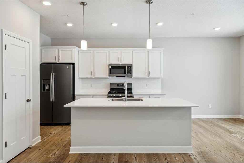 9448 4th St N - Photo 4 of 21