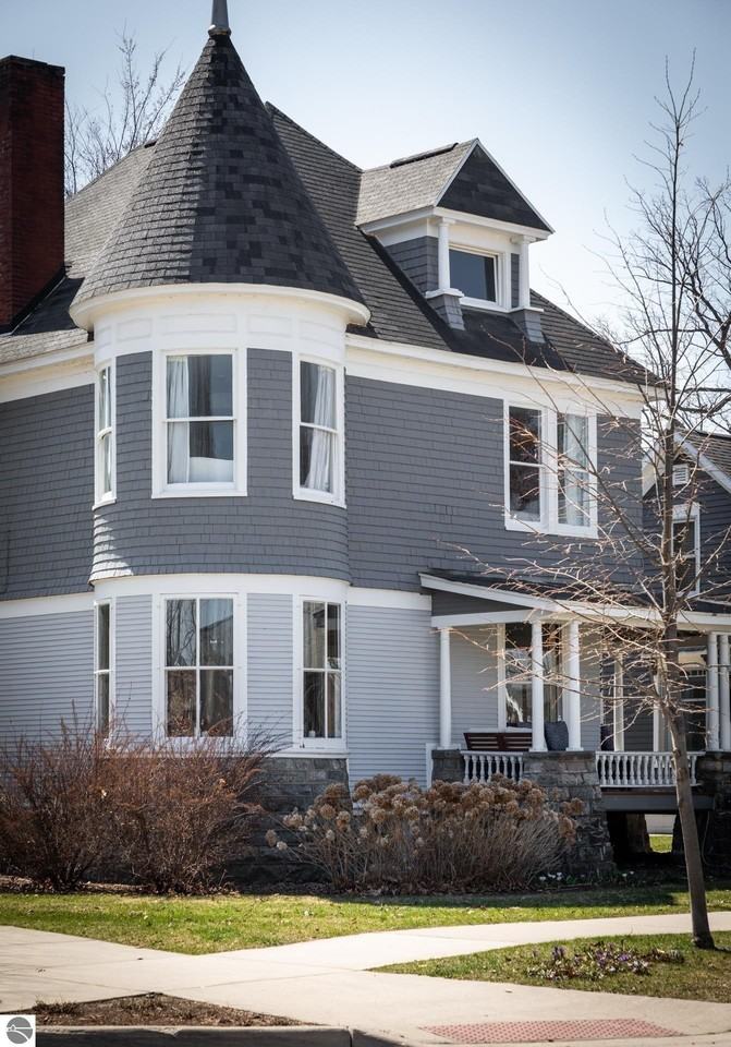 544 E State St - Photo 3 of 50