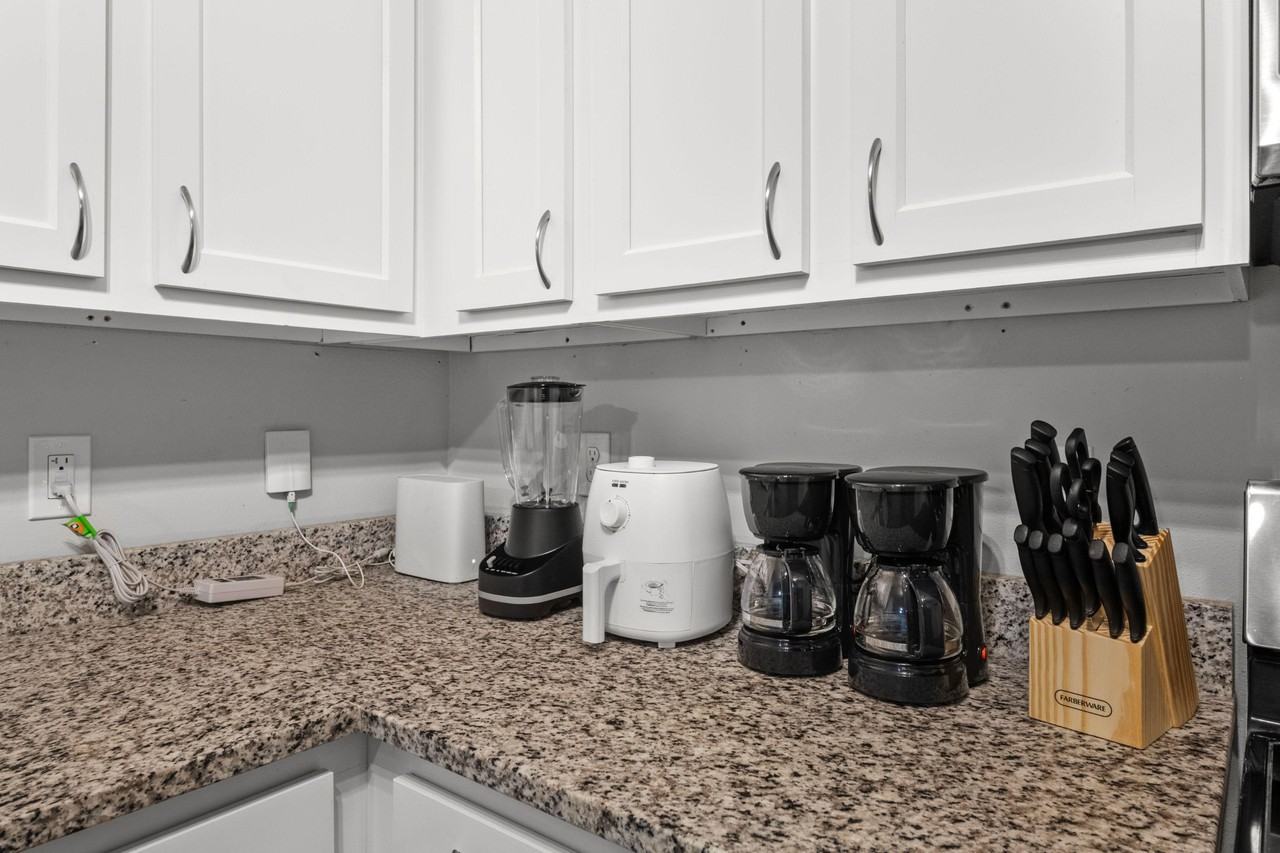 Angol Pl - Photo 3 of 9