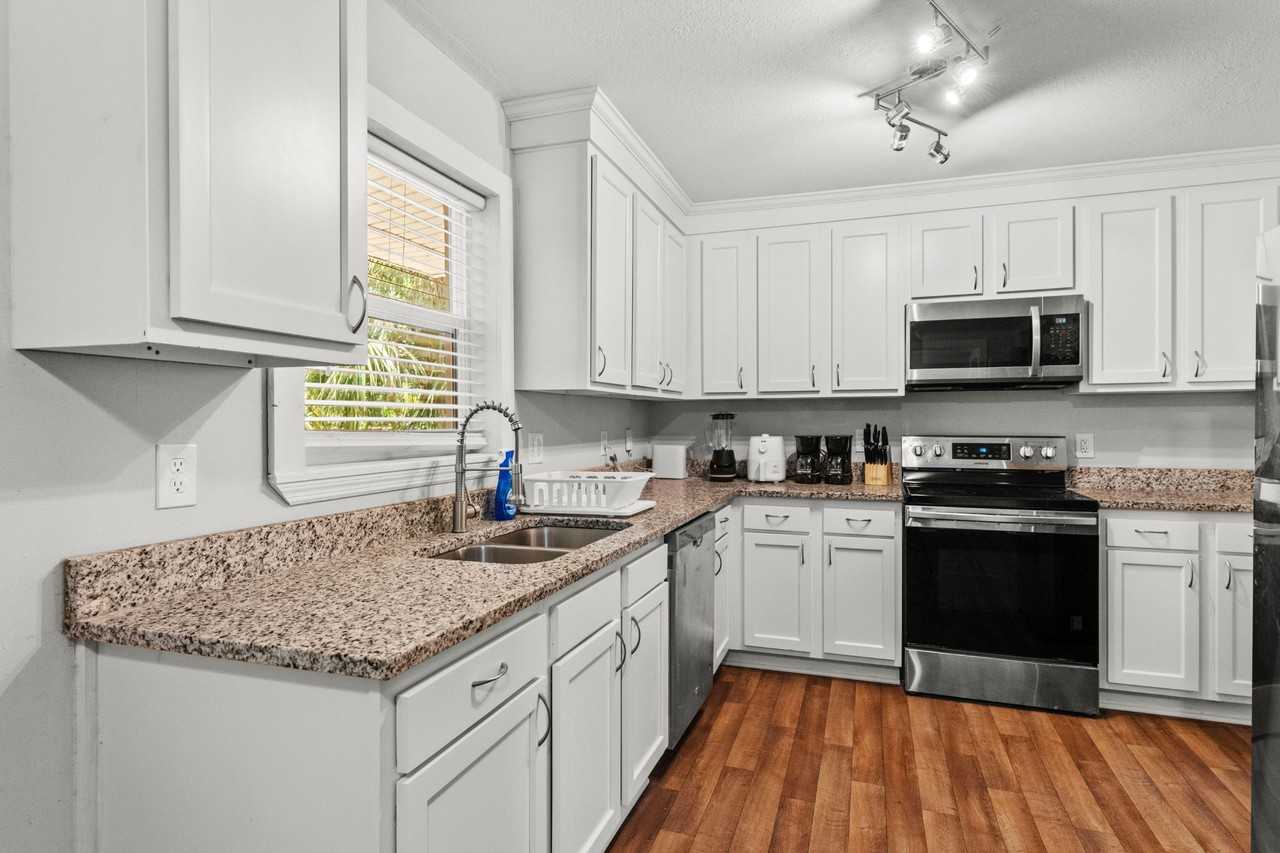 Angol Pl - Photo 4 of 9