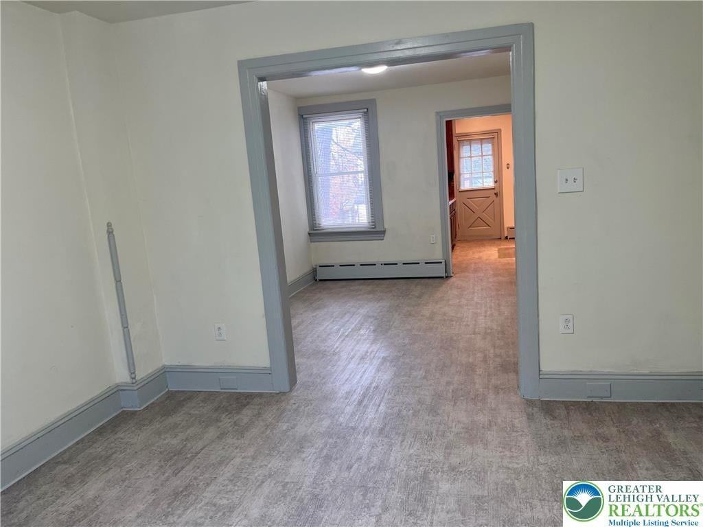 319 E Morton St - Photo 2 of 16