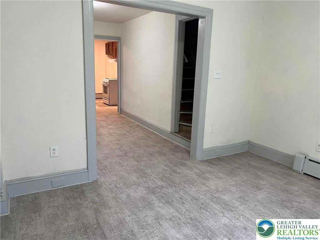 319 E Morton St - Photo 4 of 16