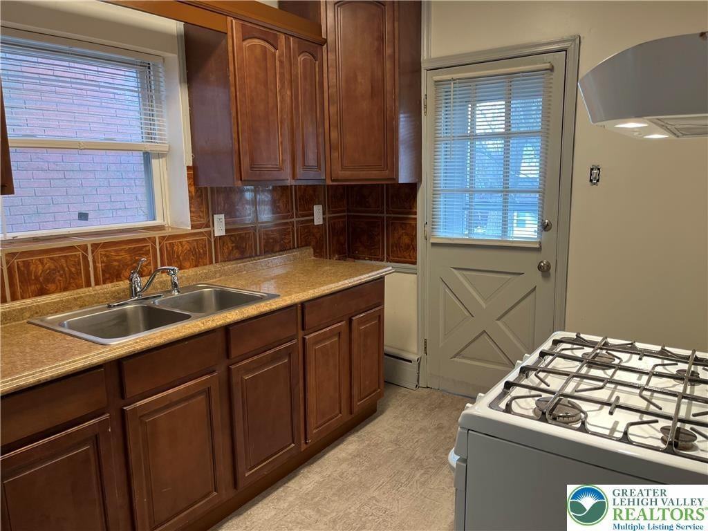 319 E Morton St - Photo 7 of 16