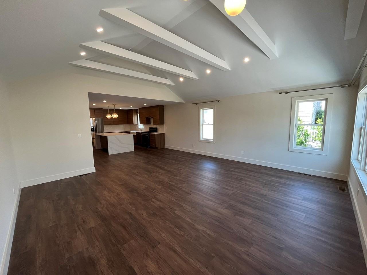 562 E Market St - Photo 3 of 35