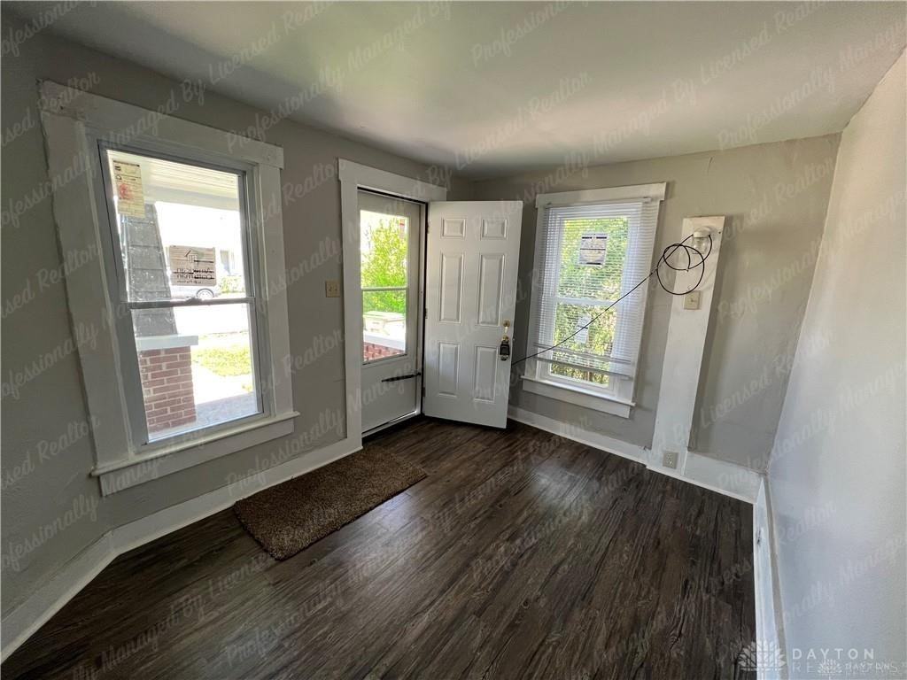 1237 Innisfallen Ave - Photo 3 of 15