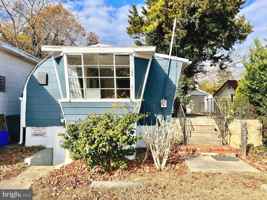 featured image of 18 Hale Ave