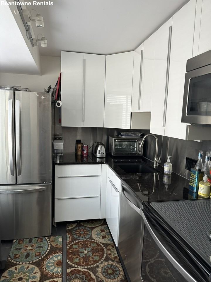 Beacon St #21 - Photo 5 of 14