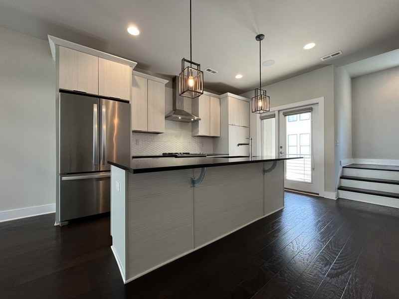 1617 Cannon View Ln - Photo 2 of 21