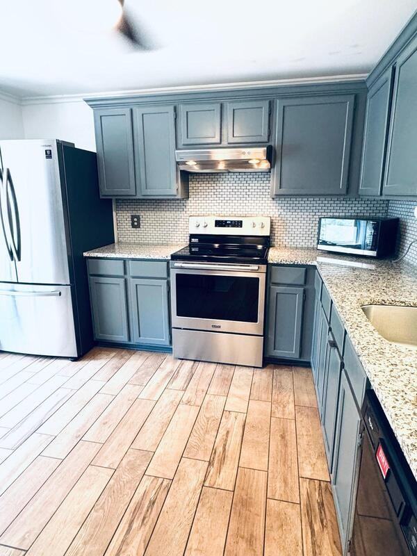 110 W Chalfont Way - Photo 2 of 13