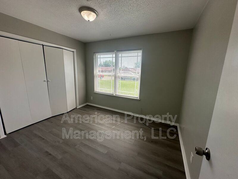 2426 S 83rd East Ave - Photo 5 of 12
