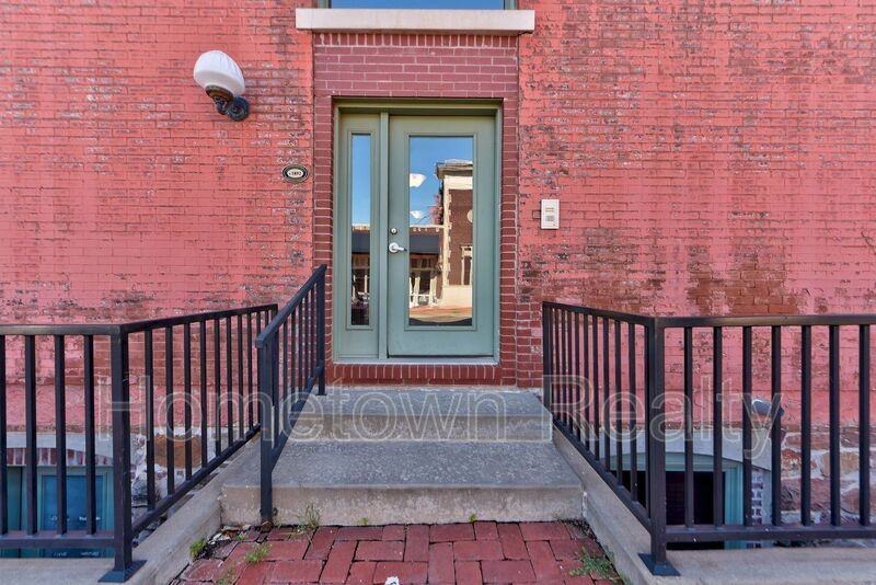 124 W Oklahoma Ave #B - Photo 3 of 37