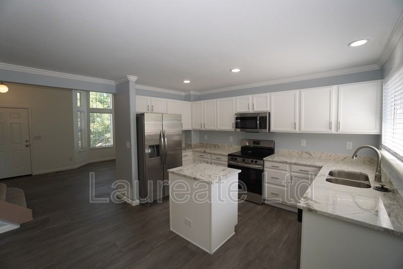 10182 Woodrose Ct - Photo 5 of 32