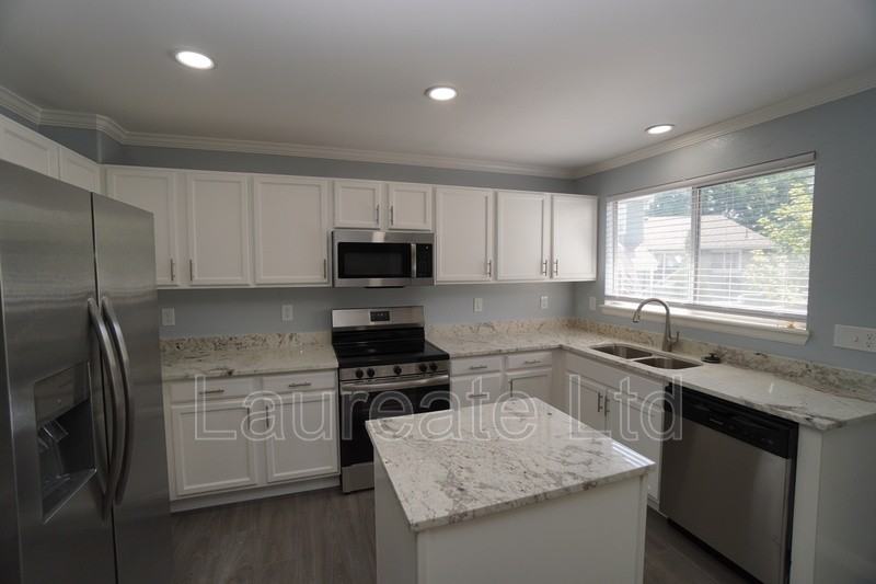 10182 Woodrose Ct - Photo 6 of 32