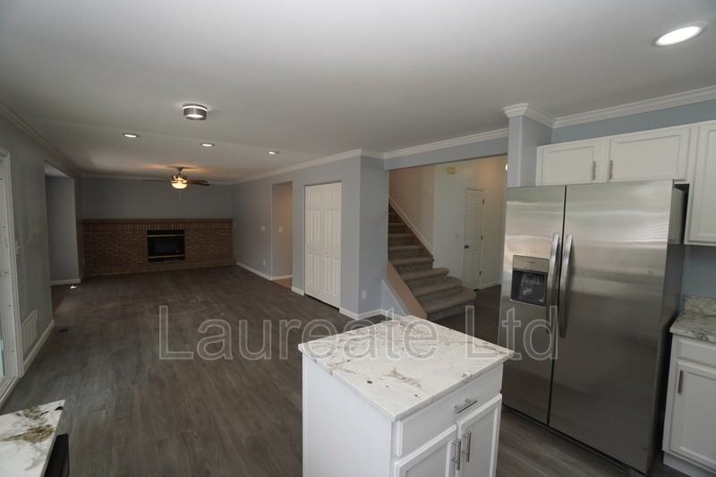 10182 Woodrose Ct - Photo 7 of 32