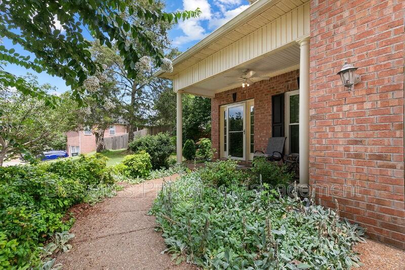 1405 S Glenleigh Ct - Photo 3 of 36