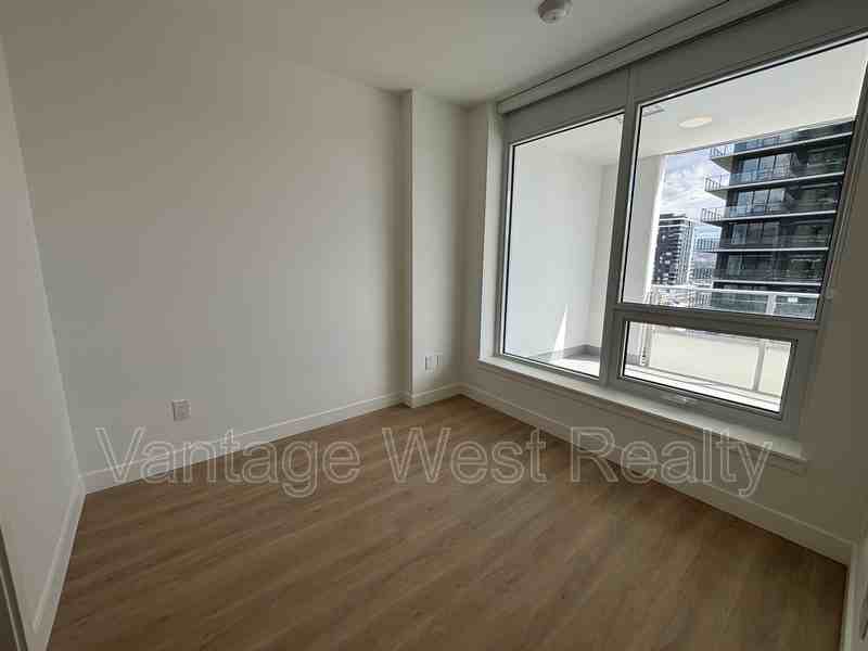 903 Leon Ave - Photo 3 of 11