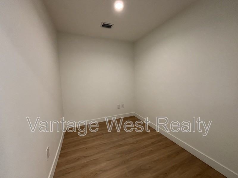 903 Leon Ave - Photo 7 of 11