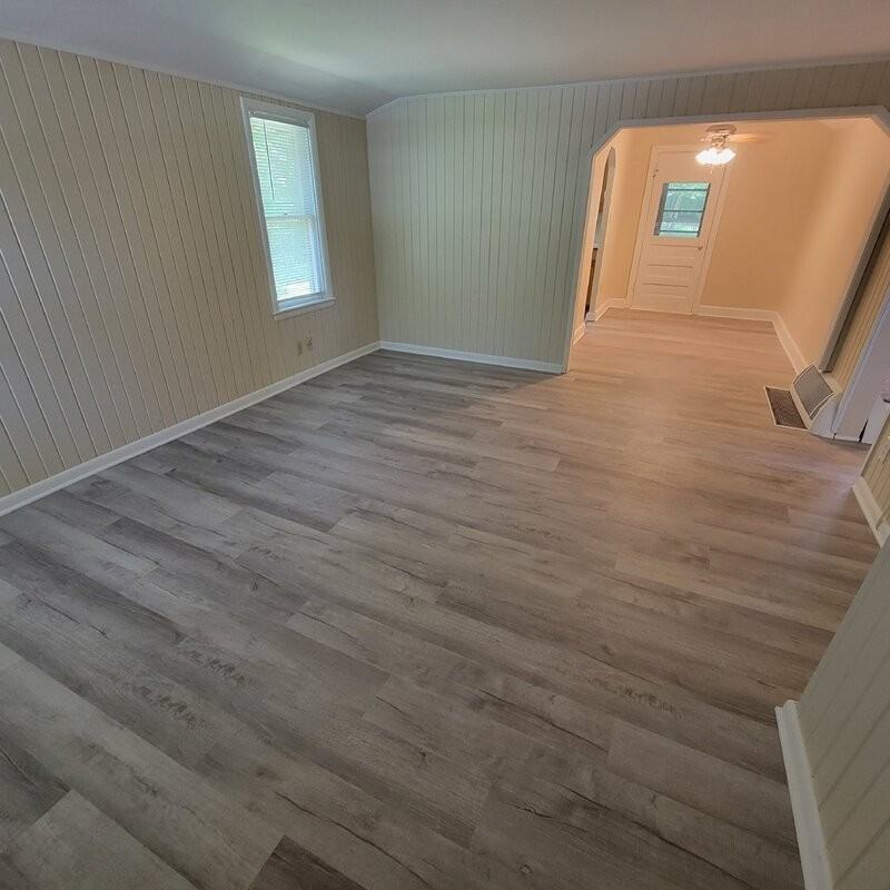 1629 56th St - Photo 2 of 11