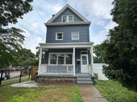 featured image of 3741 Wapello St