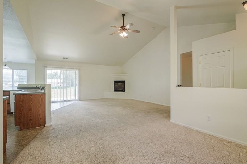 102 Kaley St - Photo 4 of 11