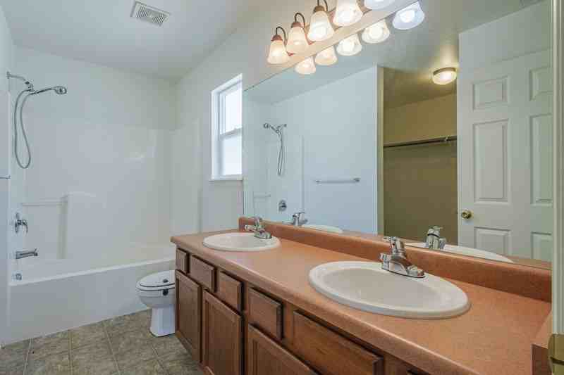 102 Kaley St - Photo 7 of 11