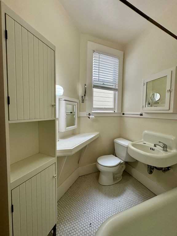 200 Irving St #2 - Photo 3 of 12