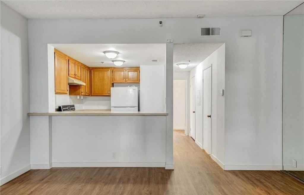 730 W 4Th St - Photo 2 of 5