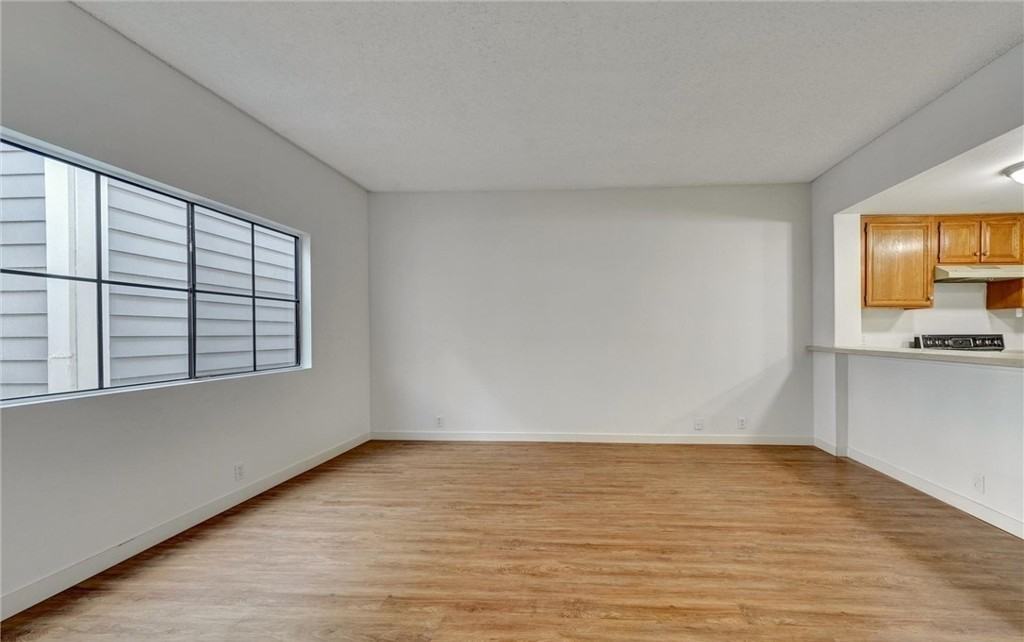 730 W 4Th St - Photo 3 of 5