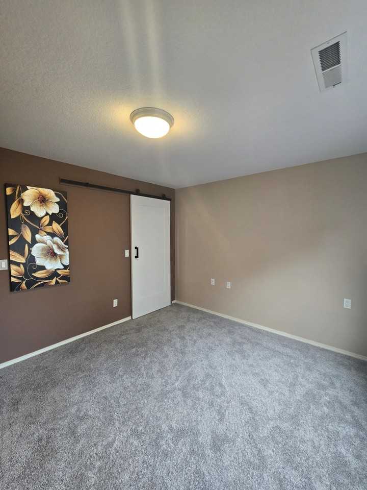 634 Sw Ebb Ave - Photo 5 of 50