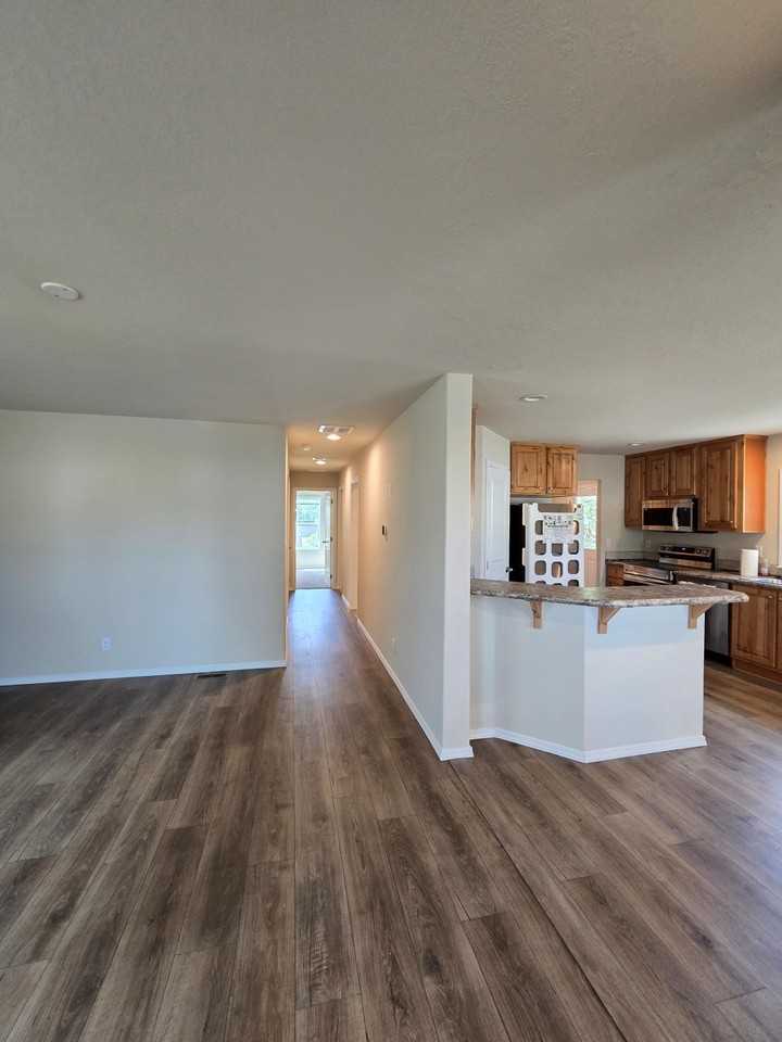 220 Lorraine Street - Photo 3 of 25