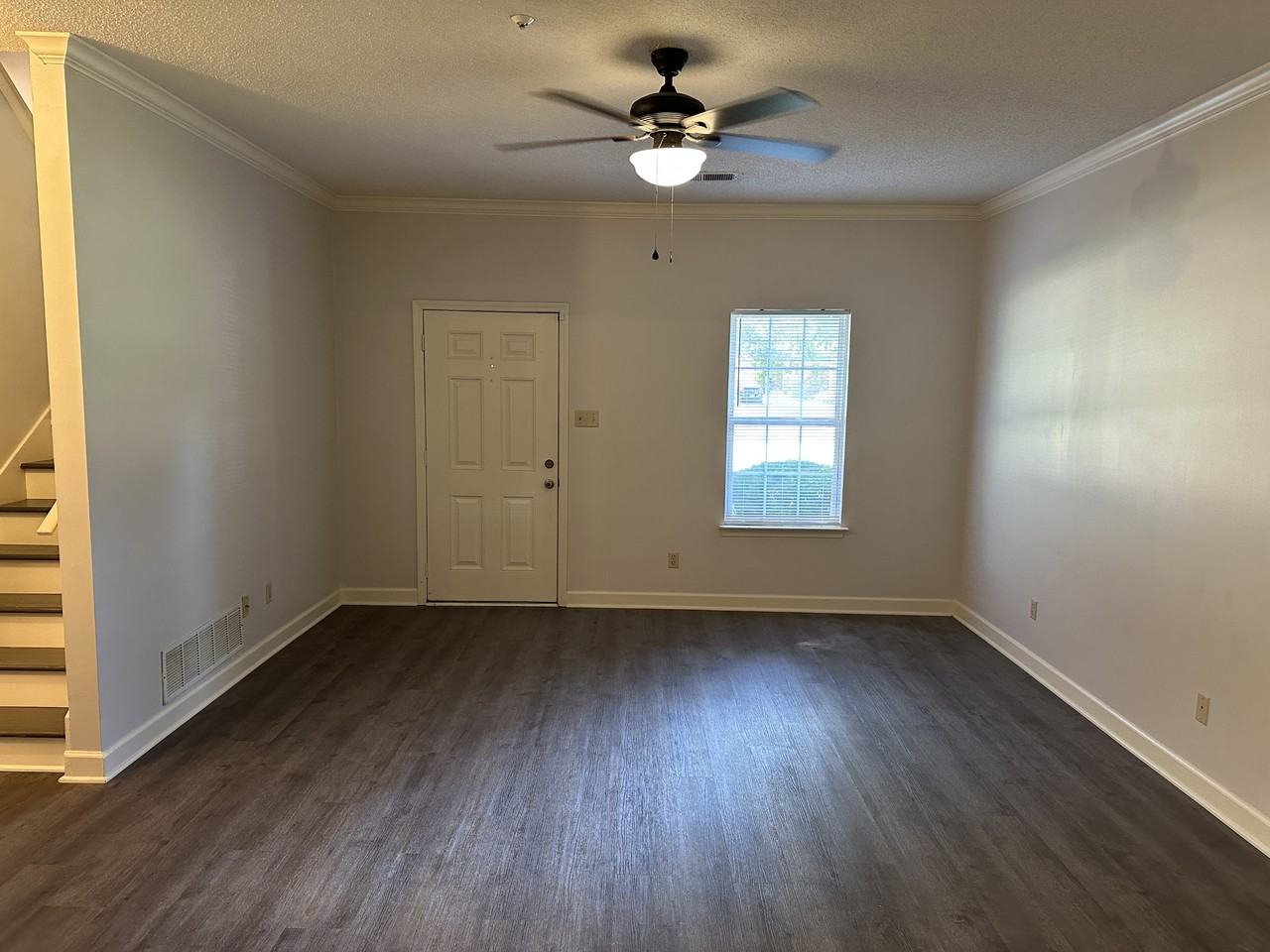 8516 Farmington Blvd - Photo 3 of 9