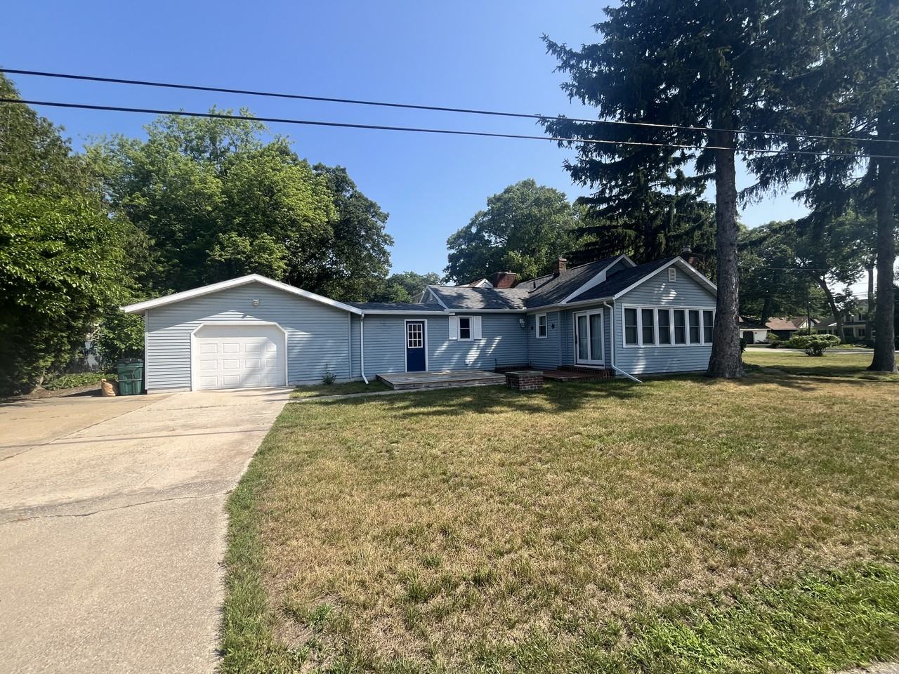 565 S Bear Lake Rd - Photo 2 of 29