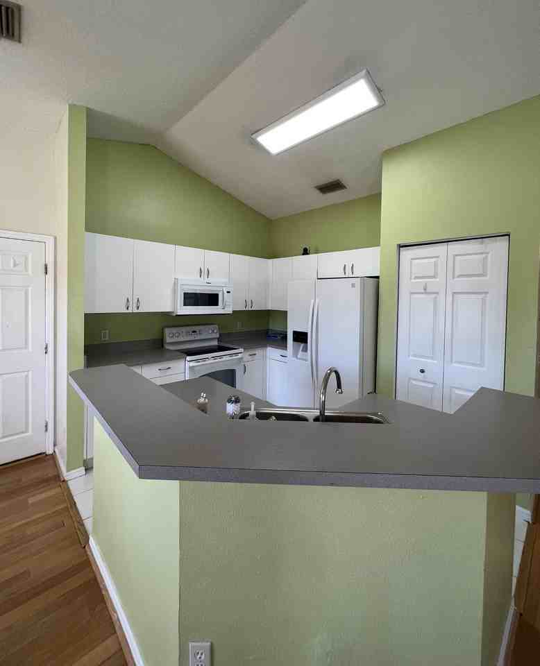 6807 Kingston Dr - Photo 7 of 22