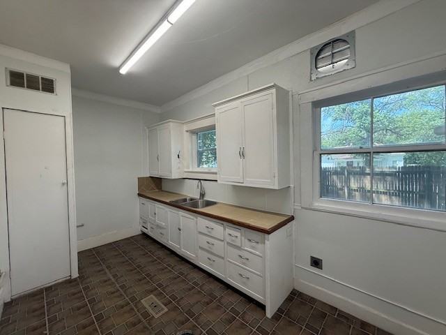 103 W 3rd St - Photo 5 of 12